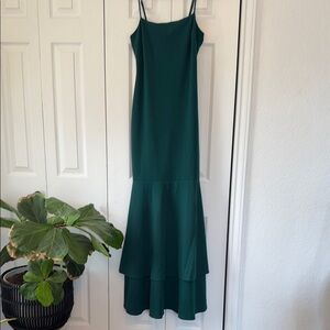 Tier and Three Hunter Green Sleeveless Trumpet Dress